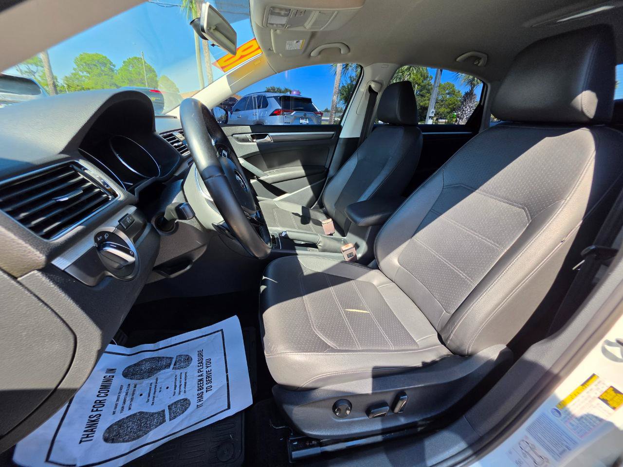 Used 2018 Volkswagen Passat 2.0T R-Line FWD image 10