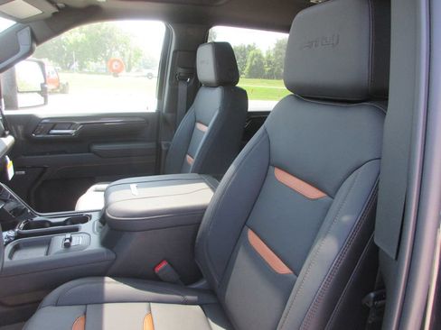 New 2026 GMC Sierra 2500 AT4 w/ AT4 Premium Plus Package AWD/4WD image 13
