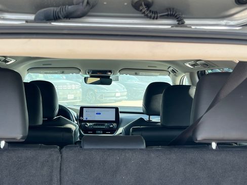 Used 2024 Toyota Grand Highlander XLE image 16