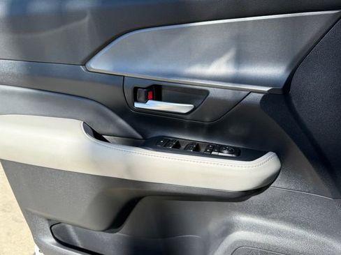 Used 2024 Toyota Grand Highlander XLE image 24