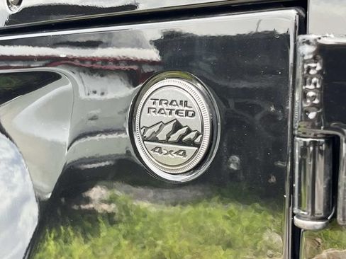 Used 2022 Jeep Gladiator Sport AWD/4WD image 15