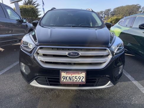 Used 2019 Ford Escape SEL image 2