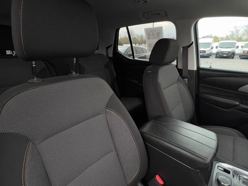 Used 2020 Chevrolet Traverse LT image 33