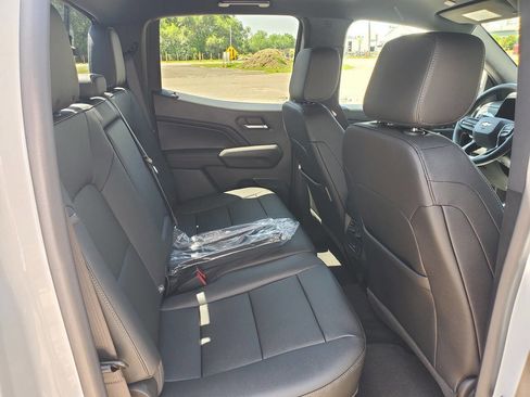 New 2024 Chevrolet Colorado LT w/ LT Convenience Package III image 21