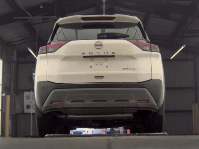 Used 2023 Nissan Rogue SV AWD/4WD image 3