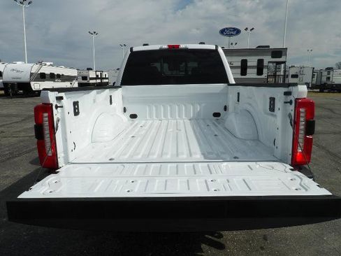 New 2025 Ford F250 Lariat w/ Chrome Package image 31