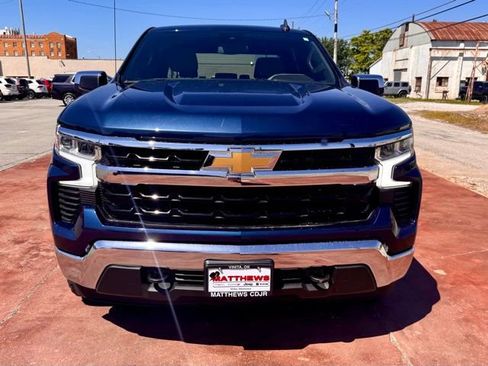 Used 2023 Chevrolet Silverado 1500 LT w/ Max Trailering Package AWD/4WD image 2