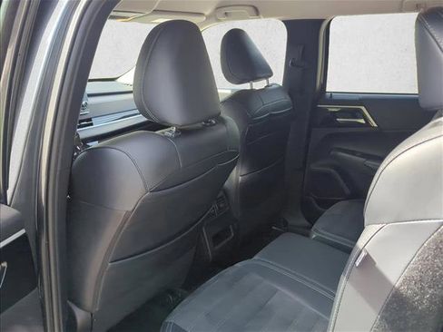 Used 2024 Mitsubishi Outlander SE FWD image 18