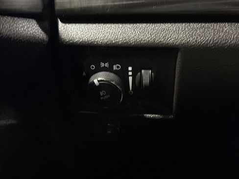 Used 2021 Jeep Grand Cherokee Laredo w/ Security & Convenience Group AWD/4WD image 18