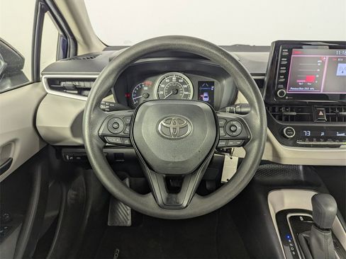 Used 2022 Toyota Corolla LE w/ Carpet Mat Package (TMS) image 17