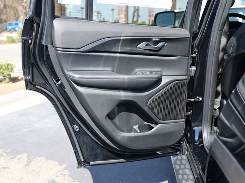 New 2025 Jeep Grand Cherokee Laredo X image 39