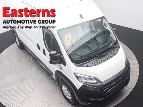 Used 2025 RAM ProMaster 3500 w/ Convenience Group FWD image 3