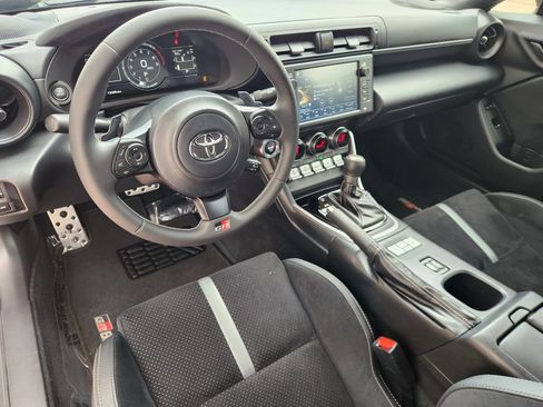 Used 2024 Toyota GR86 Premium RWD image 25
