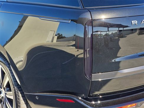 Certified 2024 Land Rover Range Rover Long Wheelbase Autobiography image 36