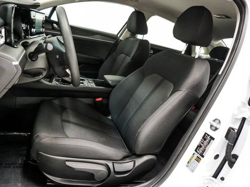 Used 2022 Kia K5 LXS FWD image 6