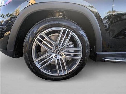 Used 2026 Mercedes-Benz GLS 450 4MATIC image 23