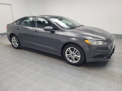 Used 2018 Ford Fusion SE w/ Fusion SE Technology Package image 11