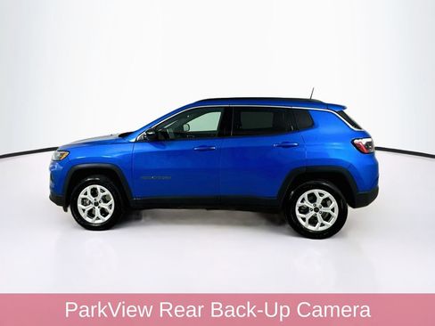 Used 2025 Jeep Compass Latitude AWD/4WD image 4