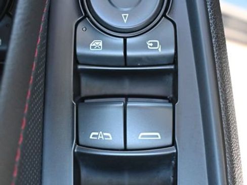 Used 2023 Chevrolet Traverse RS image 11