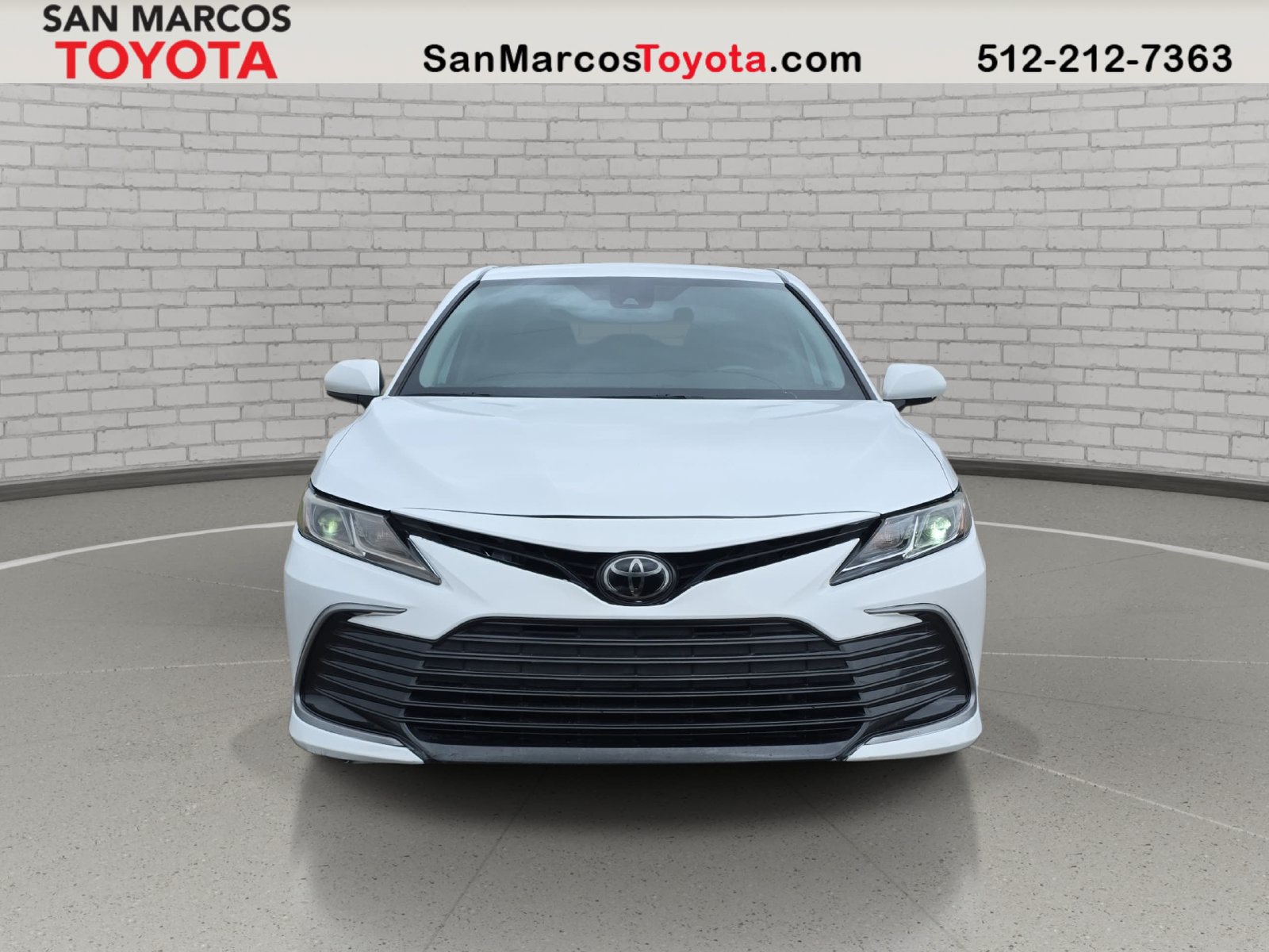 Used 2022 Toyota Camry LE w/ Carpet Mat Package (TMS) FWD image 2