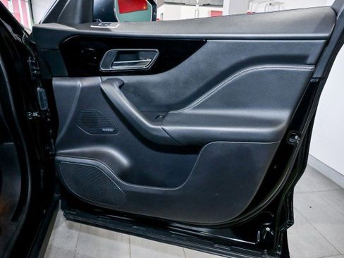 Used 2019 Jaguar F-PACE R-Sport image 29