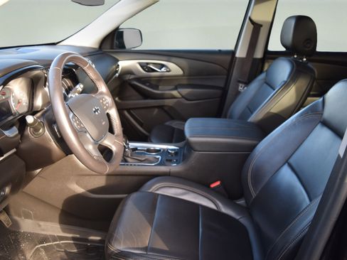 Used 2021 Chevrolet Traverse RS w/ LPO, Floor Liner Package image 11