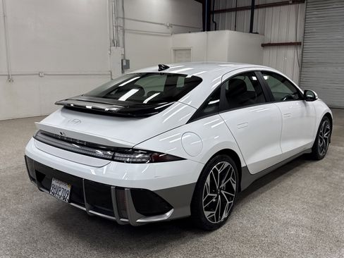 Used 2023 Hyundai Ioniq 6 SEL image 17