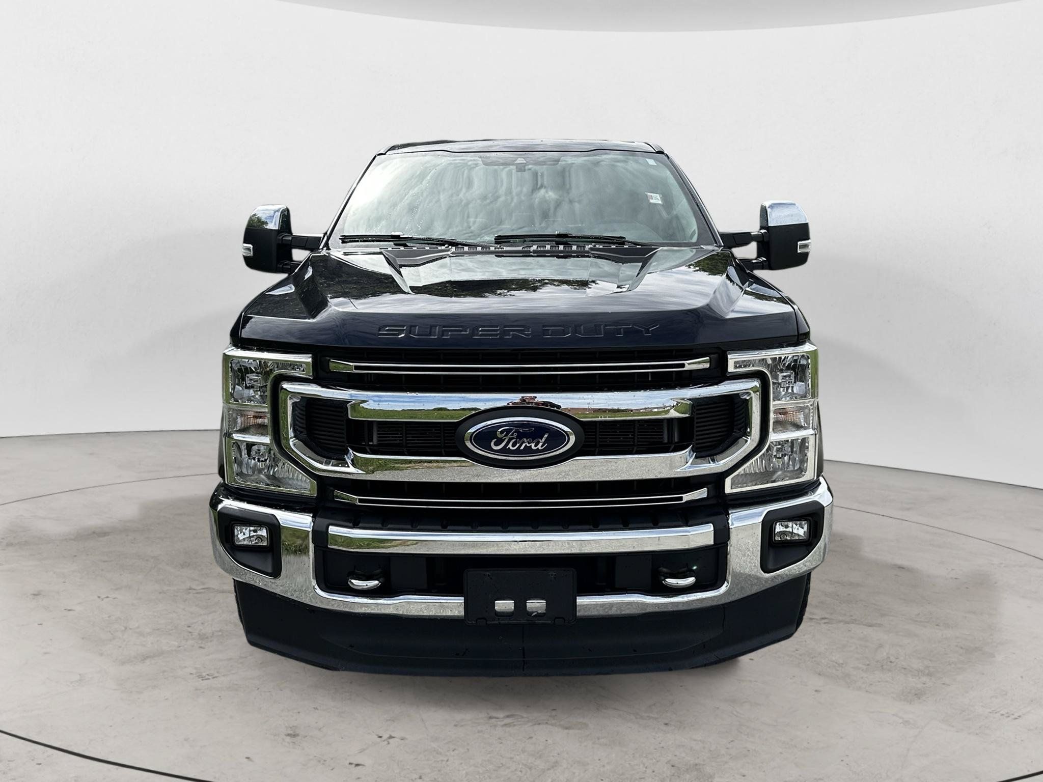 Used 2021 Ford F250 XLT w/ XLT Premium Package AWD/4WD image 5