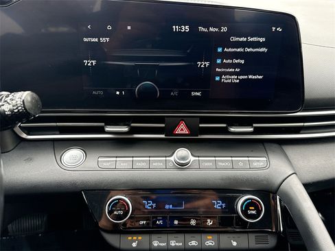 Used 2023 Hyundai Elantra SEL w/ Convenience Package image 16