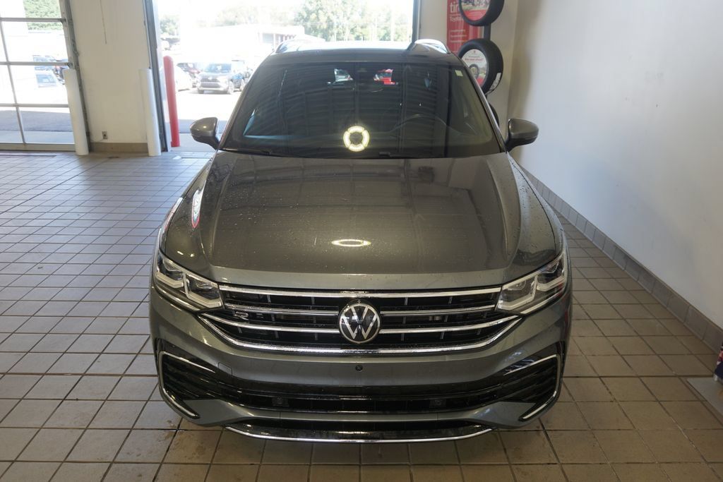 Used 2022 Volkswagen Tiguan SEL R-Line AWD/4WD image 15