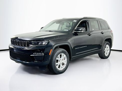 Used 2023 Jeep Grand Cherokee Limited w/ Luxury Tech Group II AWD/4WD image 1
