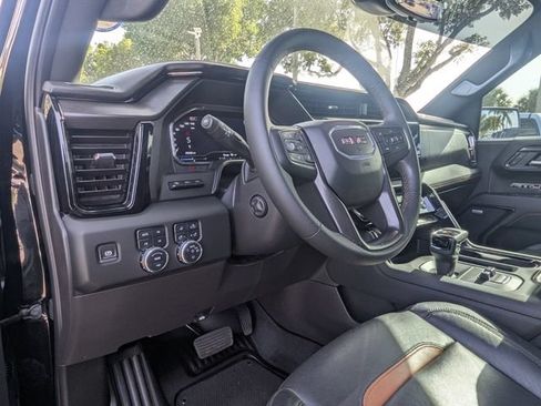 Certified 2024 GMC Sierra 1500 AT4 w/ Technology Package AWD/4WD image 10