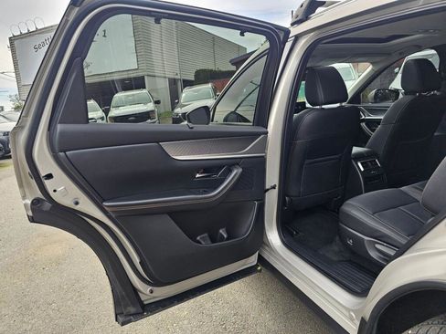 Certified 2024 MAZDA CX-90 Plug-In Hybrid w/ Preferred AWD/4WD image 17