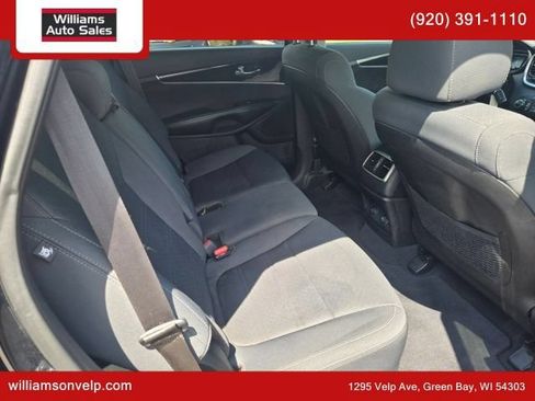 Used 2019 Kia Sorento FWD image 17