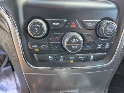 Used 2019 Jeep Grand Cherokee Laredo image 20