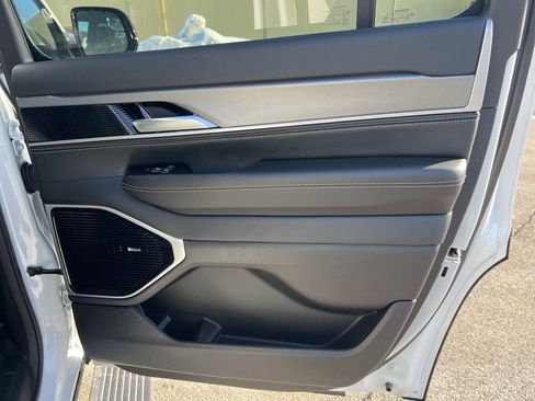 New 2026 Jeep Grand Wagoneer Limited image 12