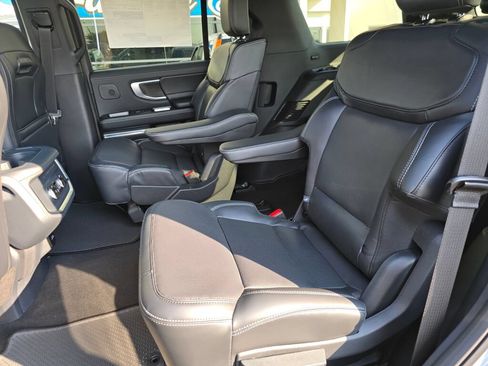 New 2027 Ford Expedition Platinum w/ Stealth Performance Package AWD/4WD image 12