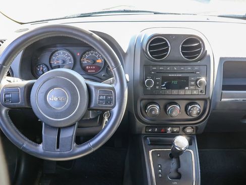 Used 2014 Jeep Patriot Latitude image 28