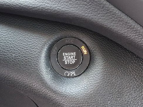 Certified 2022 Jeep Cherokee Trailhawk w/ Premium Leather Package image 24