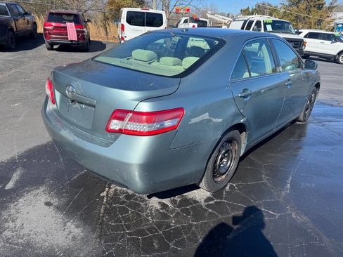 Used 2011 Toyota Camry LE image 5