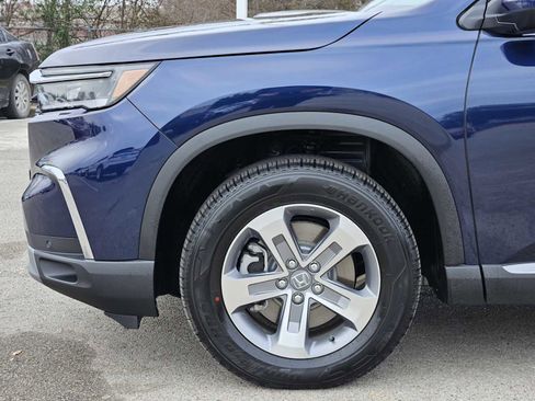 Used 2025 Honda Pilot EX-L image 8