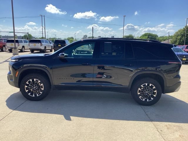 Used 2026 Chevrolet Traverse Z71 AWD/4WD image 2
