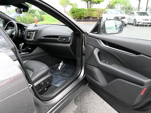 Used 2020 Maserati Levante S AWD/4WD image 50