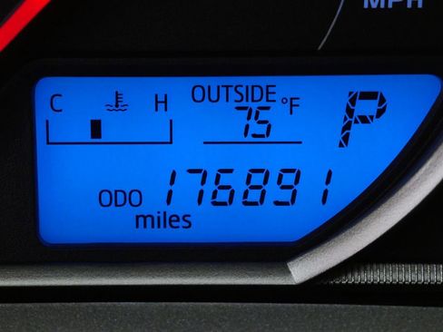 Used 2015 Toyota RAV4 XLE AWD/4WD image 23