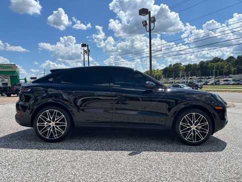 Used 2024 Porsche Cayenne Coupe AWD/4WD image 6