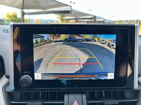 Used 2025 Toyota RAV4 XLE image 19