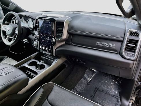 Used 2025 RAM 1500 Laramie w/ Sport Appearance Package AWD/4WD image 31