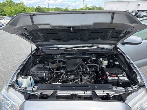 Used 2018 Toyota Tacoma SR w/ SR Convenience Package AWD/4WD image 22