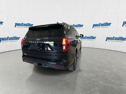 Used 2025 Ford Expedition Active image 10