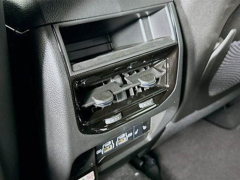 New 2025 Jeep Grand Cherokee Limited image 34